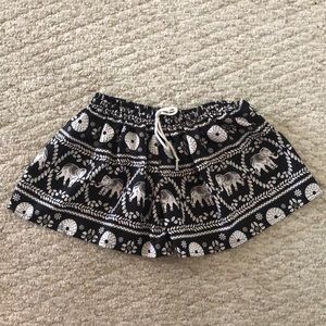 Light elephant shorts